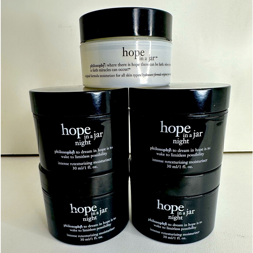 Philosophy’s INTENSE RETEXTURIZING MOISTURIZER  night 4oz total + GIFT 🎁